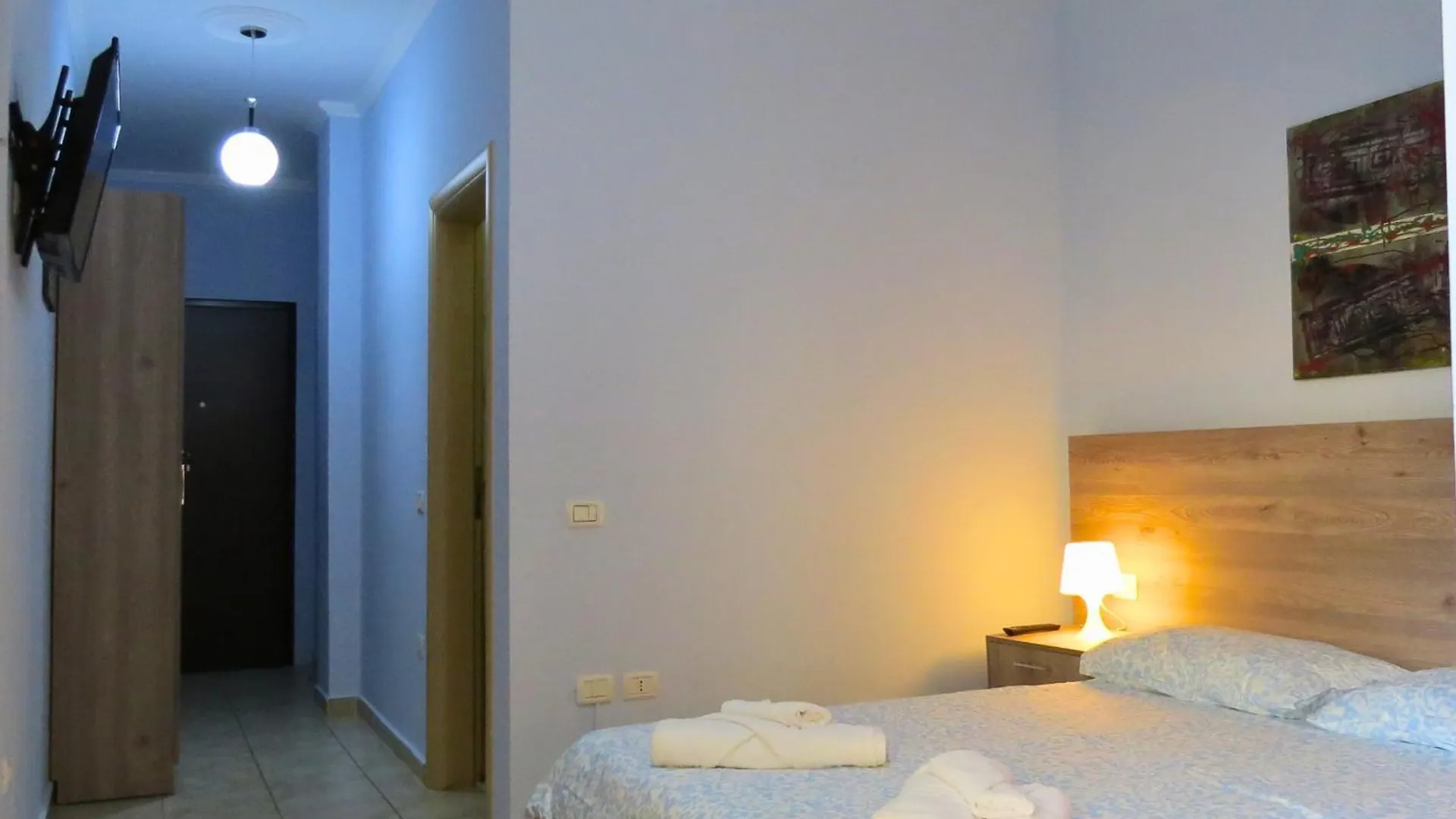 Viol'House - Balcony 2 Persons Apartment Vlore 0*,  Albania